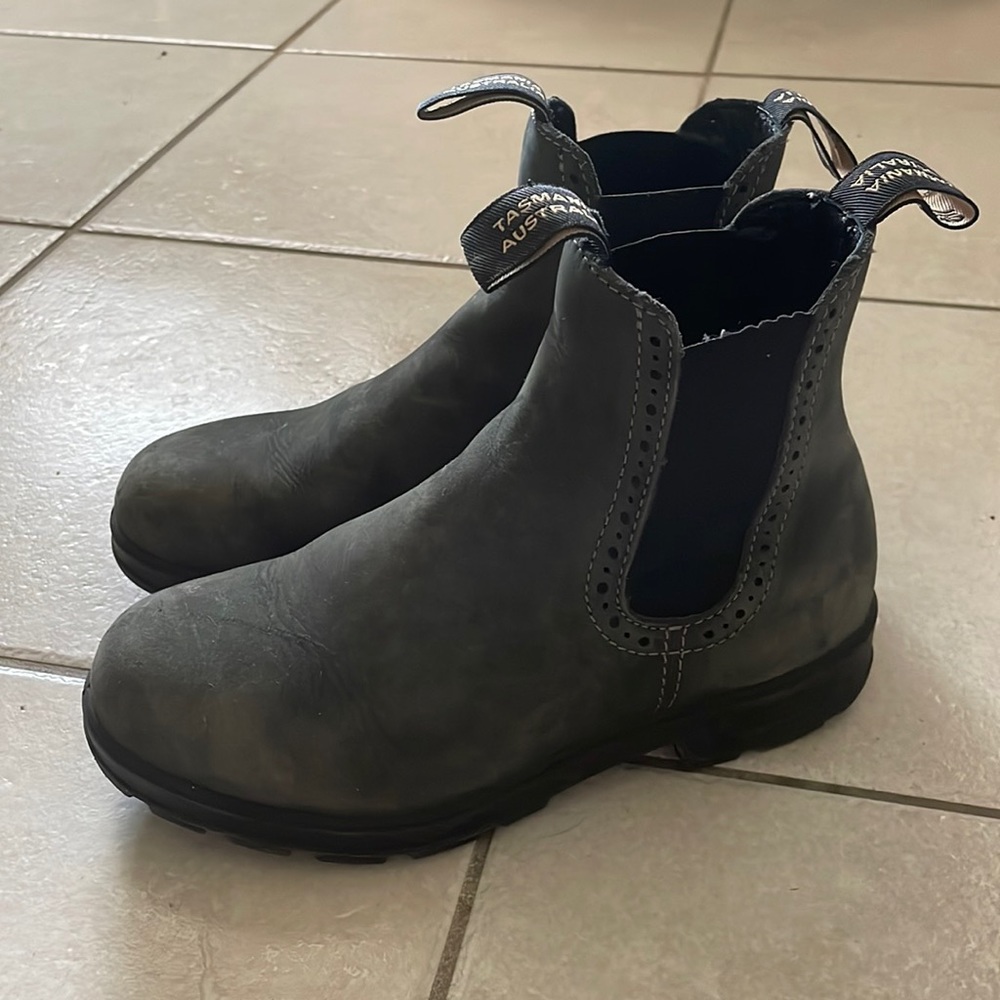 Blundstones
